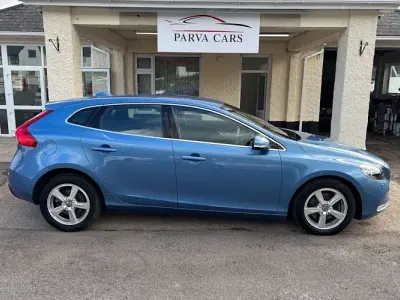Begagnad Volvo V40 SE 120 HK (88 kW) 2015 Blå Halvkombi