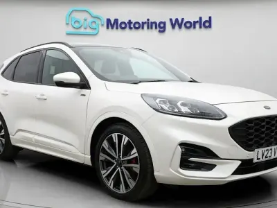 Usado Ford Kuga ST-Line X 225 HP (165 kW) 2023 SUV