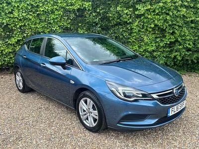 Used Vauxhall Astra Design Edition 100 HP (73 kW) 2016 Blue Hatchback