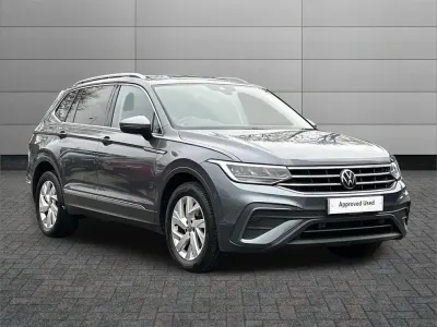 Used VW Tiguan Allspace Life 150 HP (110 kW) 2023 Grey SUV