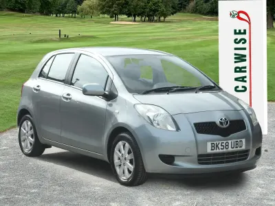 Używany Toyota Yaris 2008 Srebrny Hatchback