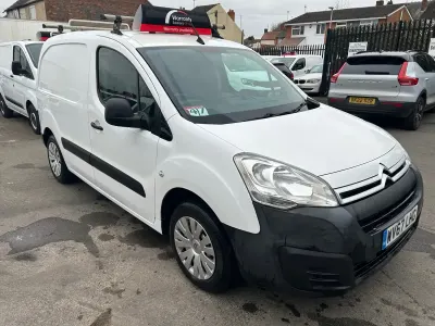 Begagnad Citroën Berlingo 75 HK (55 kW) 2017 Vit Minibuss