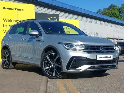 Begagnad VW Tiguan R-line 150 HK (110 kW) 2021 Silver SUV