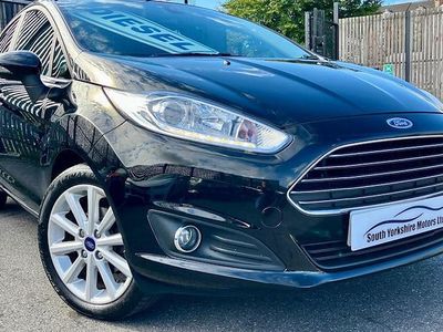 Black Used 2016 Ford Fiesta Titanium Hatchback | £5,790 (Fair price)