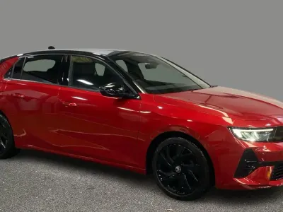 Used Vauxhall Astra GS Line 130 HP (95 kW) 2022 Red Hatchback