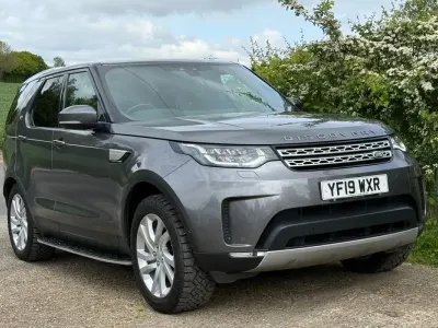Begagnad Land Rover Discovery 5 HSE 2019 Grå SUV