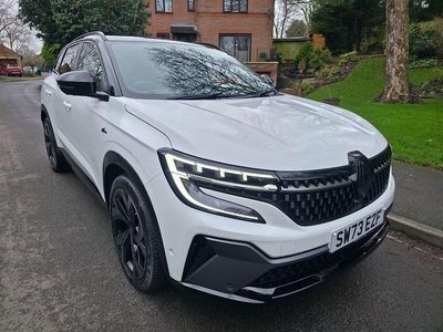 Used Renault Austral Iconic Esprit Alpine 200 HP (147 kW) 2023 White/black SUV