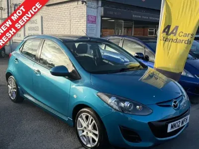 Usado Mazda 2 84 HP (61 kW) 2012 Azul Citadino