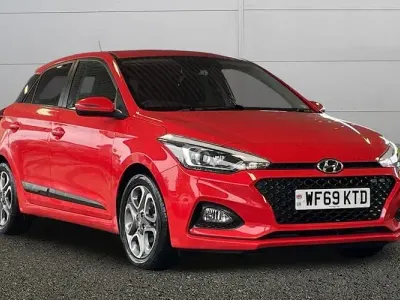 Used Hyundai i20 Premium 84 HP (61 kW) 2019 Red Hatchback