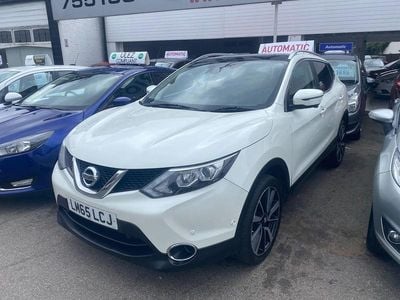 Used Nissan Qashqai Tekna 2015 White SUV