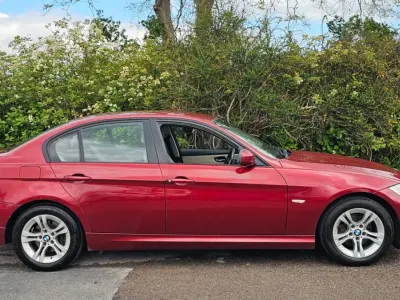 Gebraucht BMW 318 Performance 2011 Rot Limousine