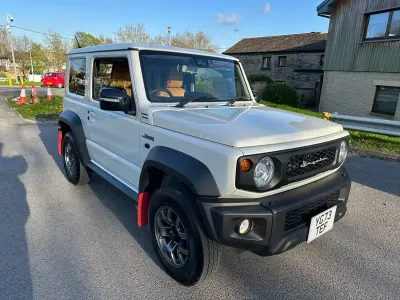 Usado Suzuki Jimny SZ4 101 HP (74 kW) 2024 Branco SUV
