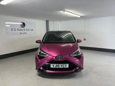 Used Toyota Aygo X-cite 72 HP (52 kW) 2019 Purple Hatchback