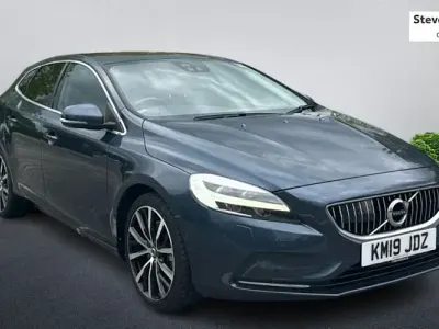 Begagnad Volvo V40 Inscription 152 HK (111 kW) 2019 Halvkombi