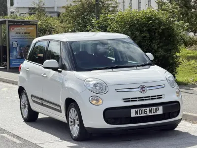 Used Fiat 500L Pop Star 95 HP (69 kW) 2016 White MPV