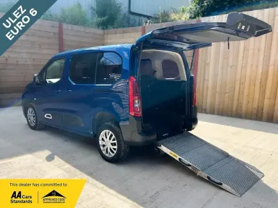 Used Citroën Berlingo 130 HP (95 kW) 2021 Blue MPV