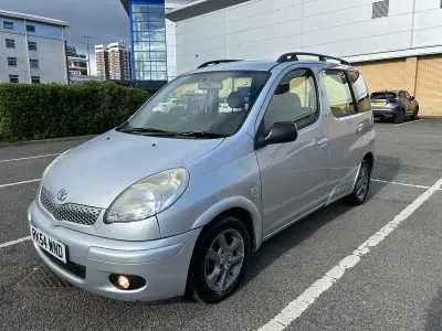 Used Toyota Yaris Verso 2004 Silver MPV