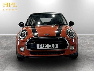 Used Mini Cooper Classic 136 HP (100 kW) 2019 Orange Hatchback