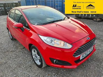 Used Ford Fiesta Zetec 82 HP (60 kW) 2014 Red Hatchback