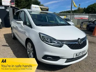 Used Vauxhall Zafira Tourer SRi 2017 White MPV
