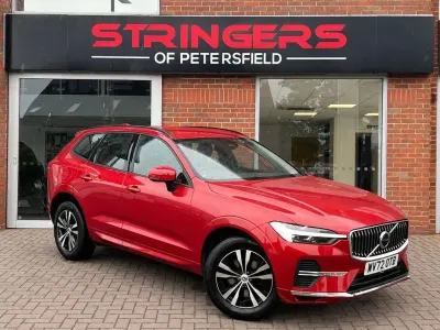 Used Volvo XC60 Core 250 HP (183 kW) 2022 Red SUV