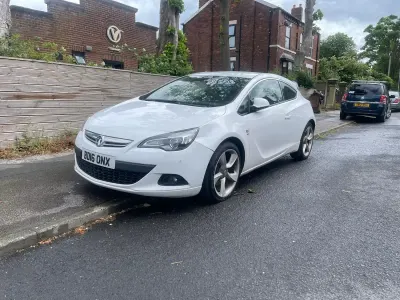Used Vauxhall Astra GTC SRi 2016 White Hatchback