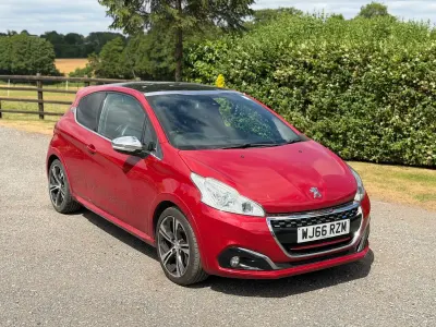 Used Peugeot 208 Prestige 208 HP (152 kW) 2017 Red Hatchback