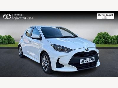 Used Toyota Yaris Hybrid 116 HP (85 kW) 2023 White Hatchback