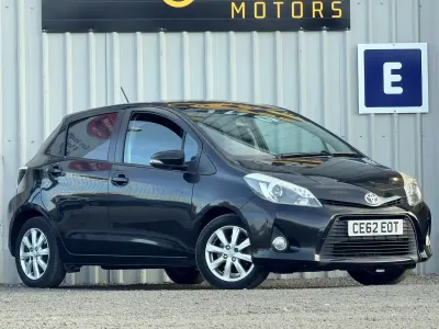 Used Toyota Yaris T4 100 HP (73 kW) 2012 Black Hatchback