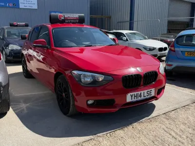 Begagnad BMW 116 2014 Röd Halvkombi