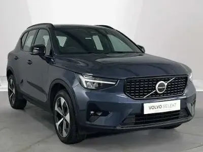 Begagnad Volvo XC40 Plus 194 HK (142 kW) 2025 Blå SUV