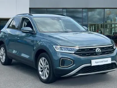 Used VW T-Roc Match 150 HP (110 kW) 2024 Petrol blue metallic SUV