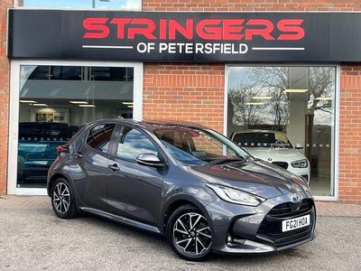 Used Toyota Yaris Hybrid Design 116 HP (85 kW) 2021 Grey Hatchback