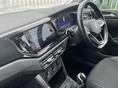 Usado VW Polo Life 95 HP (69 kW) 2022 Cinzento Citadino