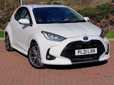 Used Toyota Yaris Hybrid 116 HP (85 kW) 2021 White Hatchback