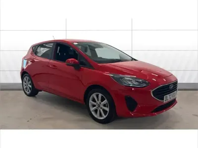 Używany Ford Fiesta Trend 100 KM (73 kW) 2023 Czerwony Hatchback