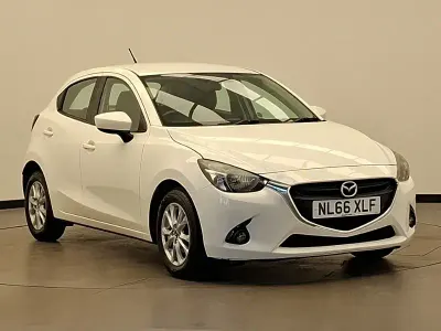 Used Mazda 2 75 HP (55 kW) 2016 White Hatchback
