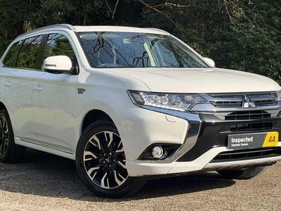 Used Mitsubishi Outlander P-HEV 2016 White Estate