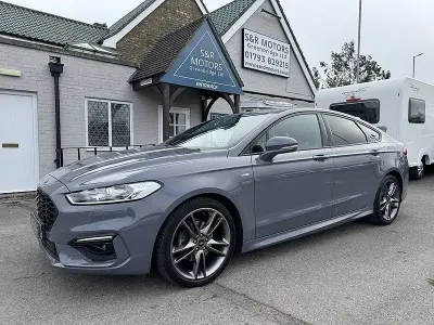 Usado Ford Mondeo ST-Line 190 HP (139 kW) 2019 Cinzento Citadino