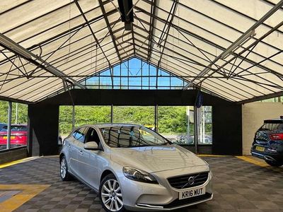 Usado Volvo V40 SE Lux 190 HP (139 kW) 2016 Prateado Citadino