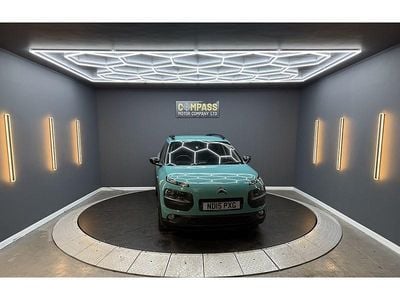 Used Citroën C4 Cactus Flair 100 HP (73 kW) 2015 Blue Hatchback