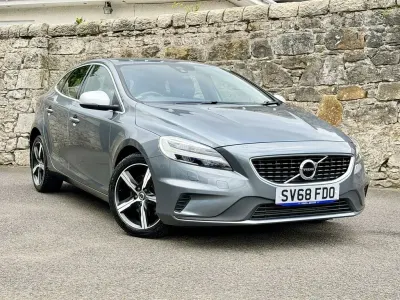 Used Volvo V40 R-Design 122 HP (89 kW) 2018 Grey Hatchback