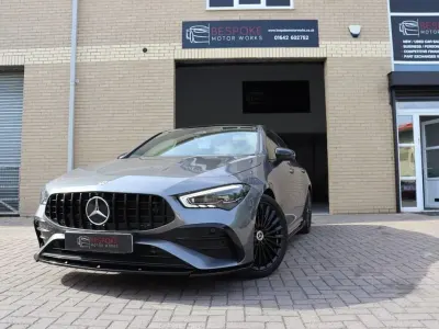 Usado Mercedes CLA220 AMG Line Premium Plus 190 HP (139 kW) 2023 Cinzento Sedan