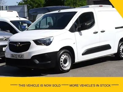 Usado Vauxhall Combo S 100 HP (73 kW) 2022 Branco Monovolume