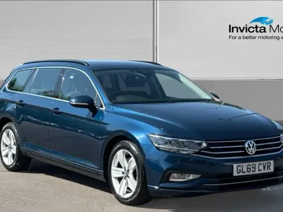 Used VW Passat SE 120 HP (88 kW) 2019 Aquamarine blue signature metallic Estate