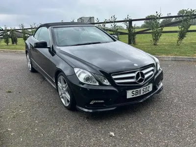 Usado Mercedes E200 2011 Negro Descapotable