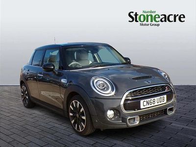 Usado Mini Cooper S Exclusive 188 HP (138 kW) 2018 Cinzento Citadino