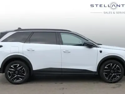 Second-hand Peugeot 5008 GT 134 CP (98 kW) 2025 Alb SUV