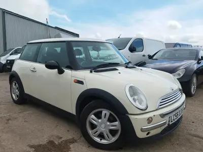 Begagnad Mini ONE Hatch 2005 Vit Halvkombi