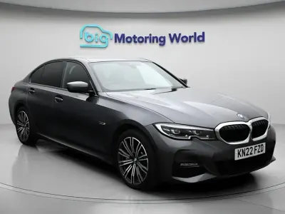 Begagnad BMW 330e M Sport 292 HK (214 kW) 2022 Grå Sedan